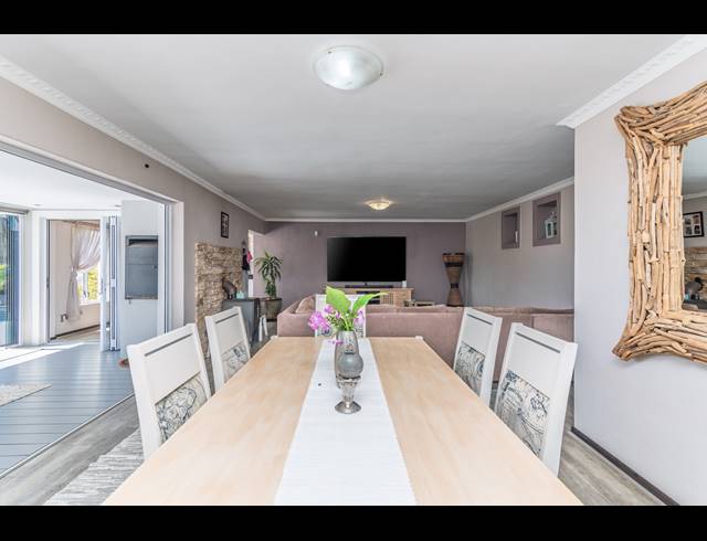 4 BEDROOM FREEHOLD FOR SALE IN BLUEWATER ESTATE